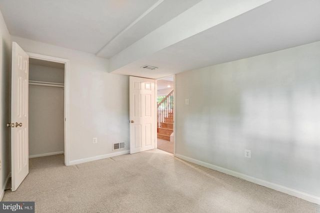 9821 HAMPTON LN, Fairfax, VA 22030