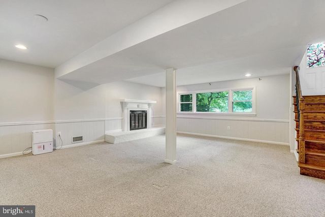 9821 HAMPTON LN, Fairfax, VA 22030