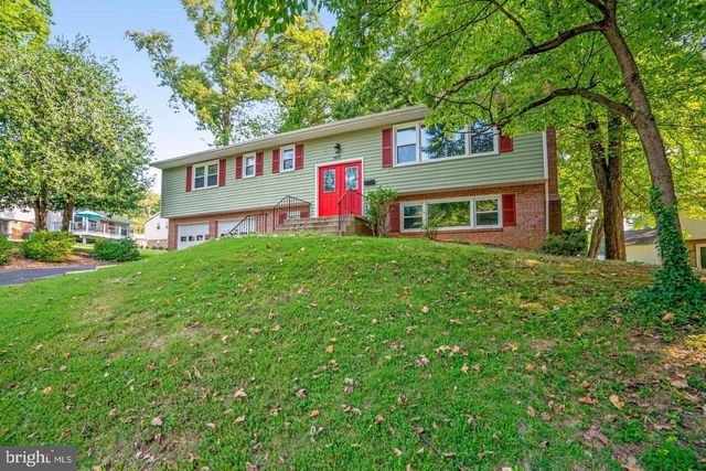 9821 HAMPTON LN, Fairfax, VA 22030