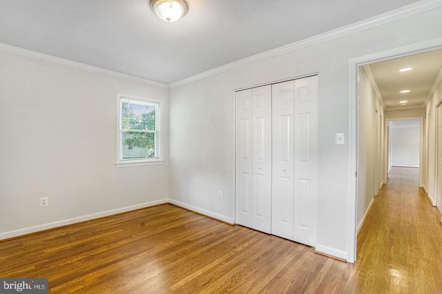 9821 HAMPTON LN, Fairfax, VA 22030