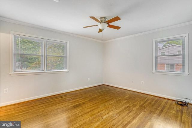 9821 HAMPTON LN, Fairfax, VA 22030