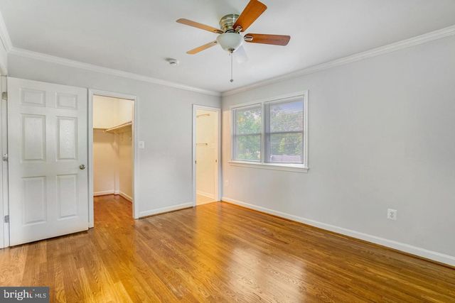 9821 HAMPTON LN, Fairfax, VA 22030