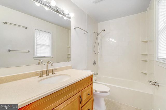 9821 HAMPTON LN, Fairfax, VA 22030