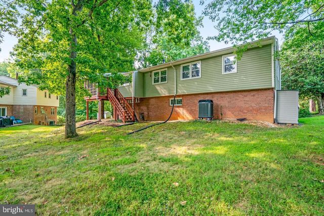 9821 HAMPTON LN, Fairfax, VA 22030