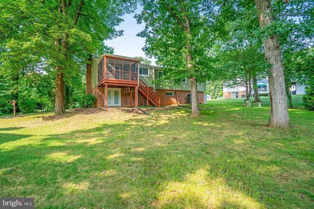 9821 HAMPTON LN, Fairfax, VA 22030