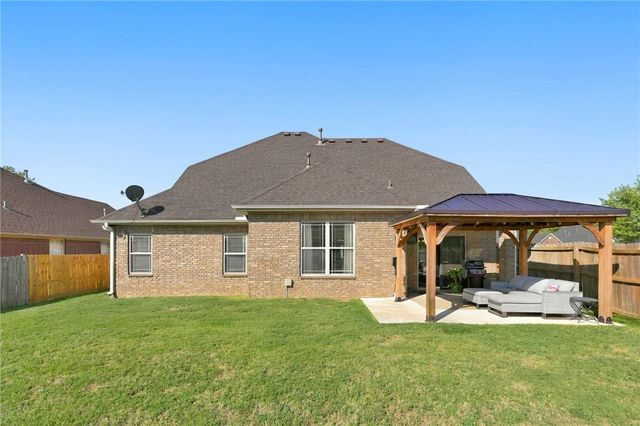 2215 S 18th Place, Rogers, AR 72758