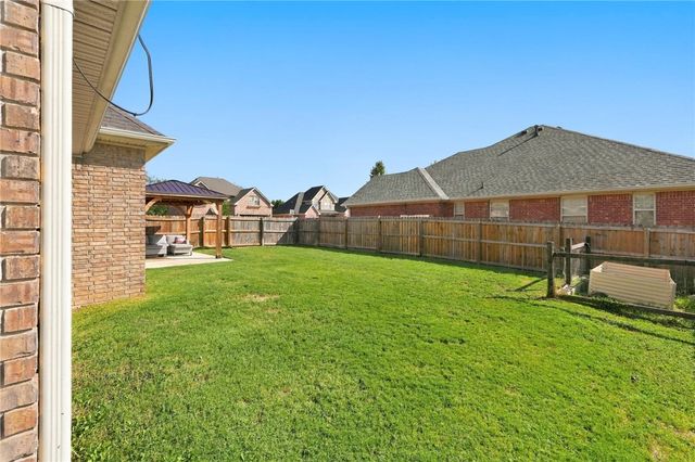2215 S 18th Place, Rogers, AR 72758
