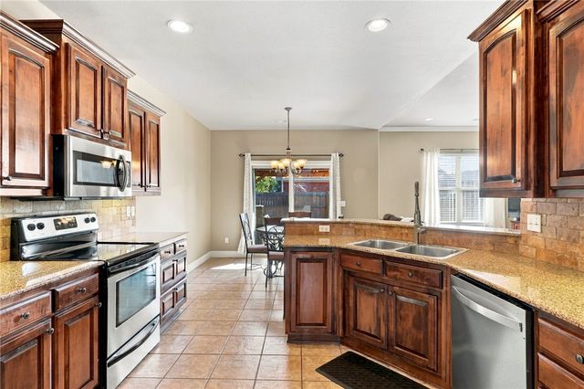 2215 S 18th Place, Rogers, AR 72758
