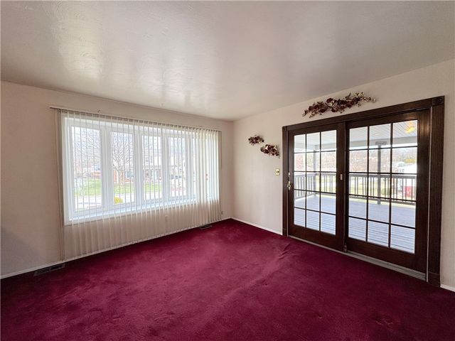 111 Mt Pleasant Blvd, Manor, PA 15642