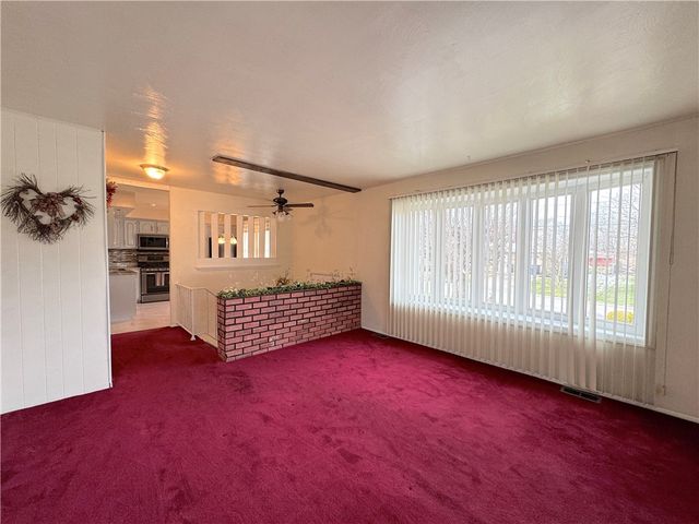 111 Mt Pleasant Blvd, Manor, PA 15642