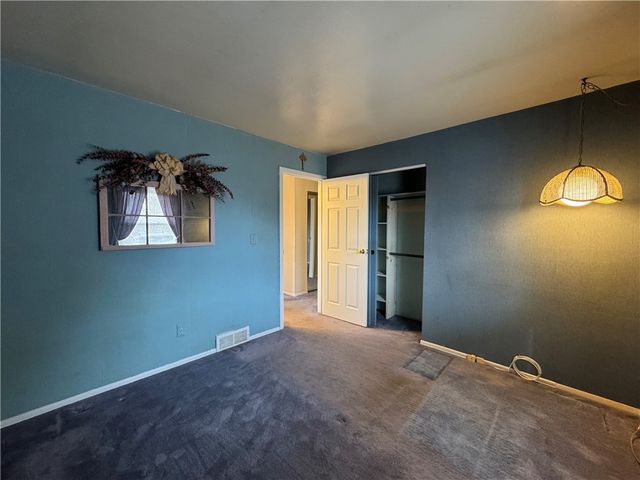 111 Mt Pleasant Blvd, Manor, PA 15642