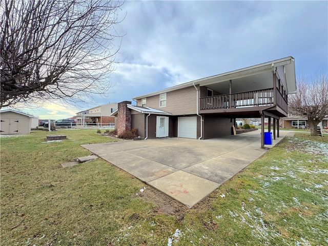 111 Mt Pleasant Blvd, Manor, PA 15642