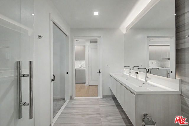 1050 S Grand Avenue 905, Los Angeles, CA 90015