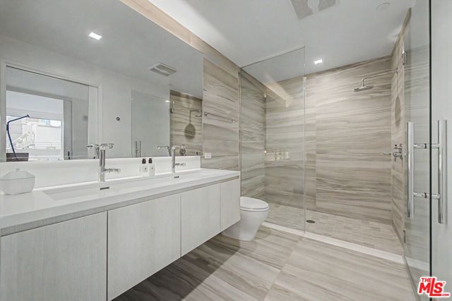 1050 S Grand Avenue 905, Los Angeles, CA 90015