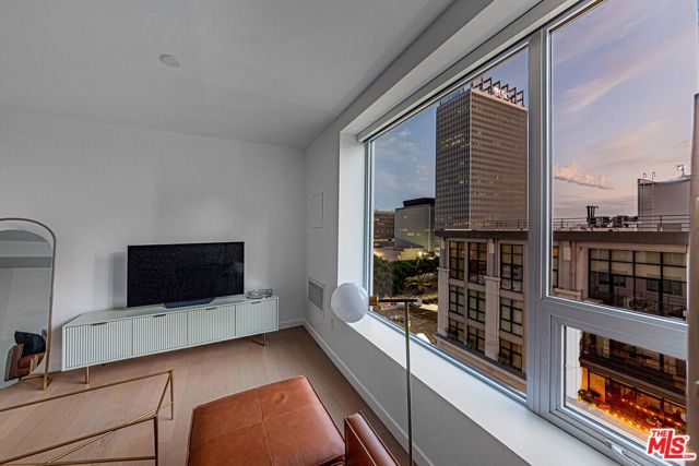 1050 S Grand Avenue 905, Los Angeles, CA 90015