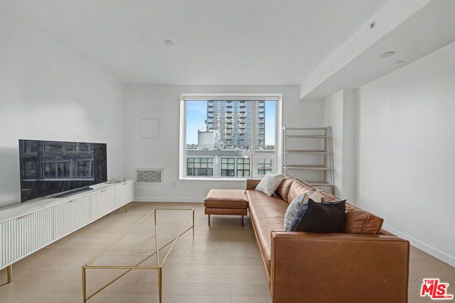 1050 S Grand Avenue 905, Los Angeles, CA 90015