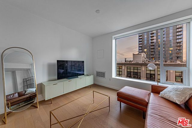 1050 S Grand Avenue 905, Los Angeles, CA 90015