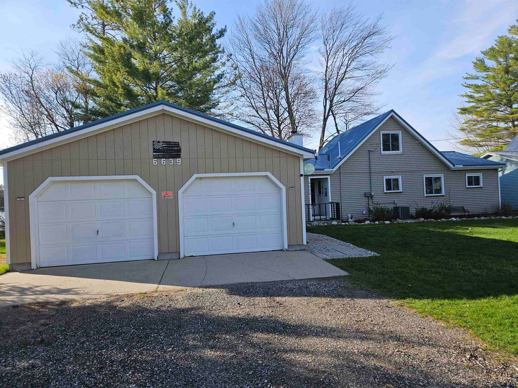 6639 Circle Drive, Harrison, MI 48625