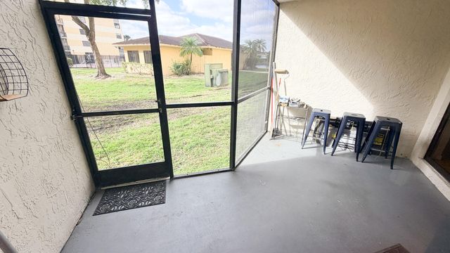 6475 W Oakland Park Boulevard, Lauderhill, FL 33313