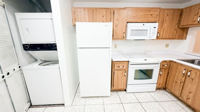 6475 W Oakland Park Boulevard, Lauderhill, FL 33313