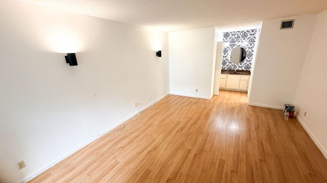 6475 W Oakland Park Boulevard, Lauderhill, FL 33313