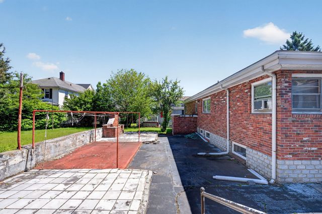 14 Coolidge St, Everett, MA 02149