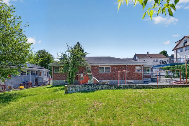 14 Coolidge St, Everett, MA 02149