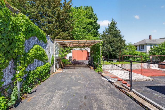 14 Coolidge St, Everett, MA 02149