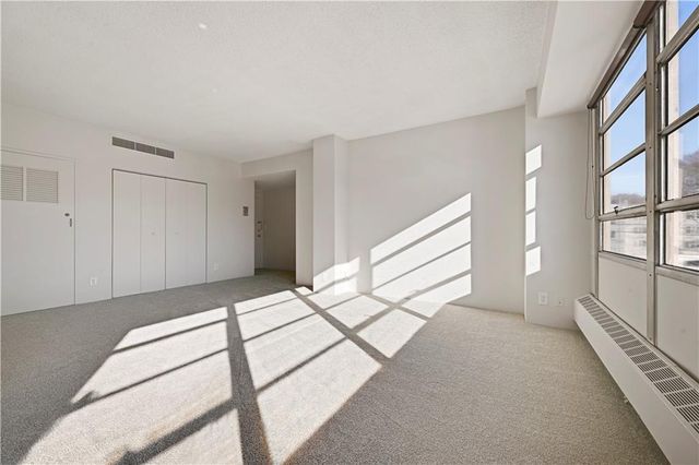 333 W MEYER Boulevard 214, Kansas City, MO 64113