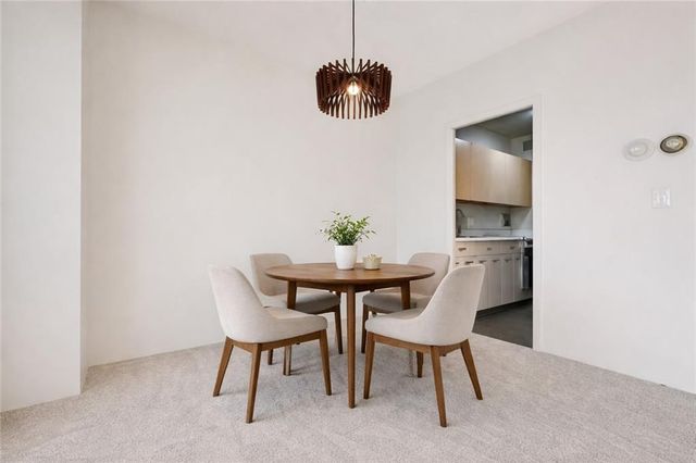 333 W MEYER Boulevard 214, Kansas City, MO 64113