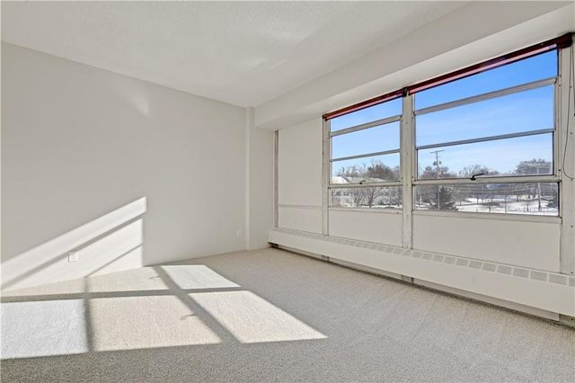 333 W MEYER Boulevard 214, Kansas City, MO 64113