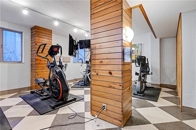 333 W MEYER Boulevard 214, Kansas City, MO 64113