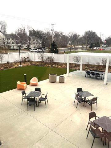 333 W MEYER Boulevard 214, Kansas City, MO 64113