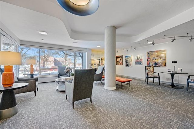 333 W MEYER Boulevard 214, Kansas City, MO 64113