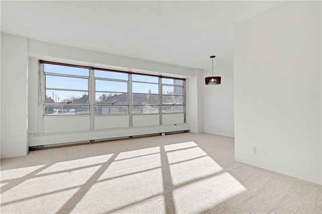 333 W MEYER Boulevard 214, Kansas City, MO 64113