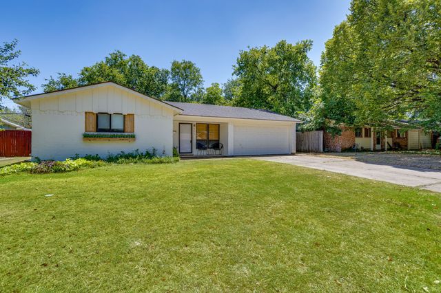405 Lena Lane, Burleson, TX 76028