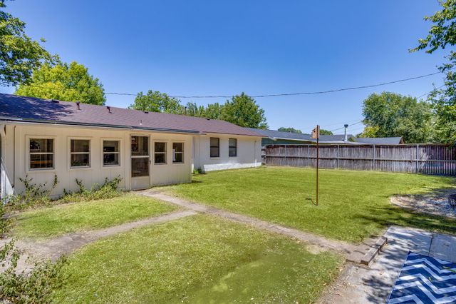405 Lena Lane, Burleson, TX 76028