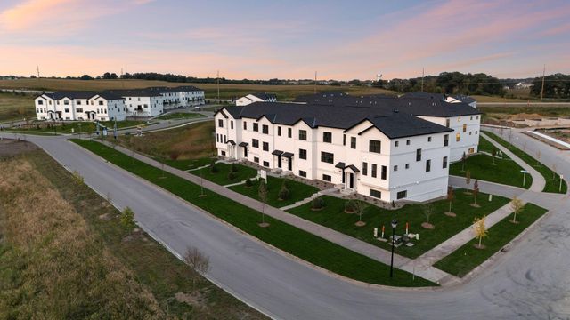 10377 Birchwood Circle, Victoria, MN 55318