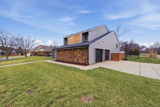 2459 N Plumthicket Ct, Wichita, KS 67226