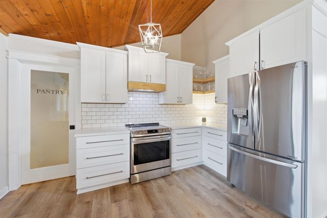 2459 N Plumthicket Ct, Wichita, KS 67226