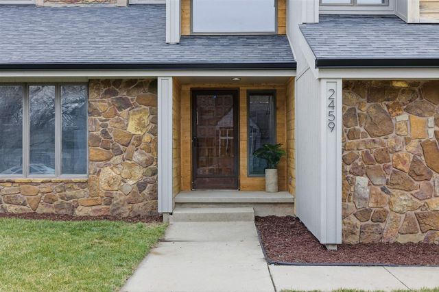 2459 N Plumthicket Ct, Wichita, KS 67226