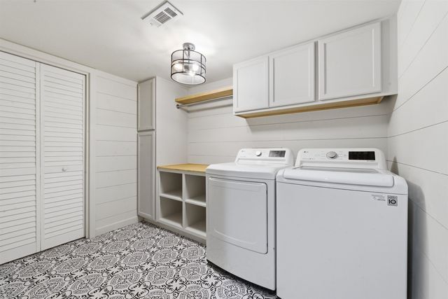 2459 N Plumthicket Ct, Wichita, KS 67226