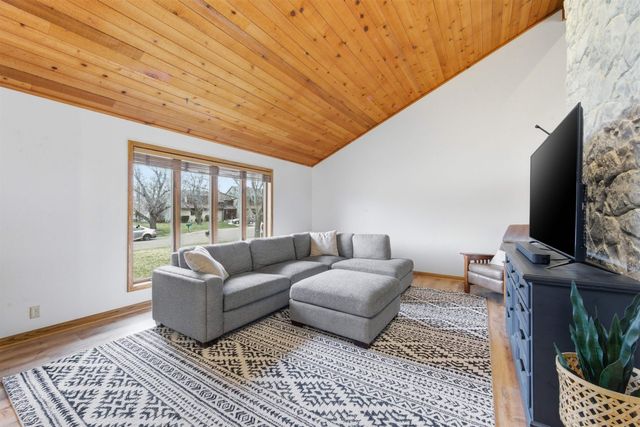 2459 N Plumthicket Ct, Wichita, KS 67226