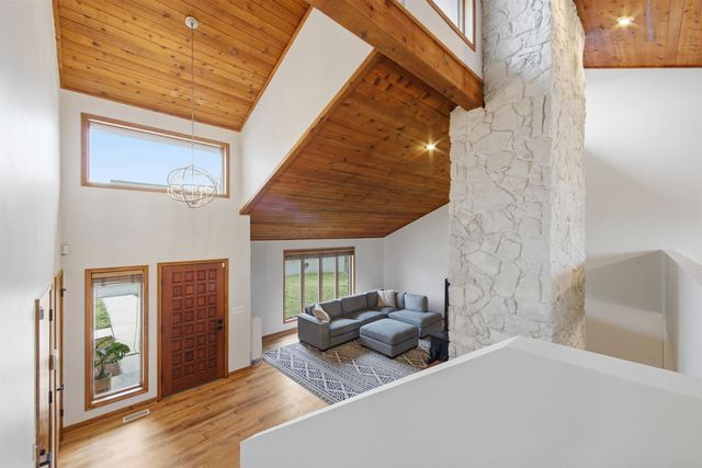 2459 N Plumthicket Ct, Wichita, KS 67226