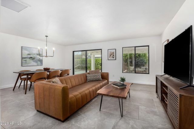 102 W ECHO Lane, Phoenix, AZ 85021