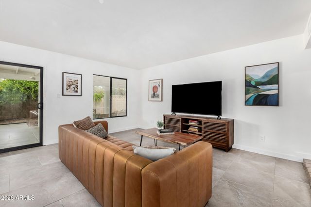 102 W ECHO Lane, Phoenix, AZ 85021