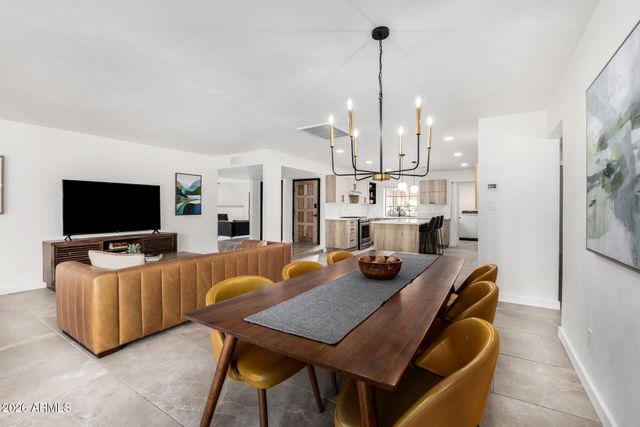 102 W ECHO Lane, Phoenix, AZ 85021