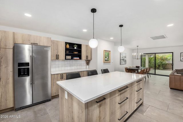 102 W ECHO Lane, Phoenix, AZ 85021