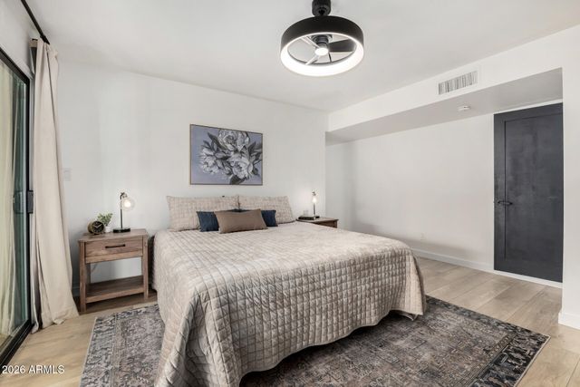 102 W ECHO Lane, Phoenix, AZ 85021