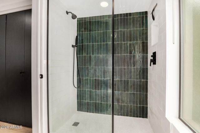 102 W ECHO Lane, Phoenix, AZ 85021